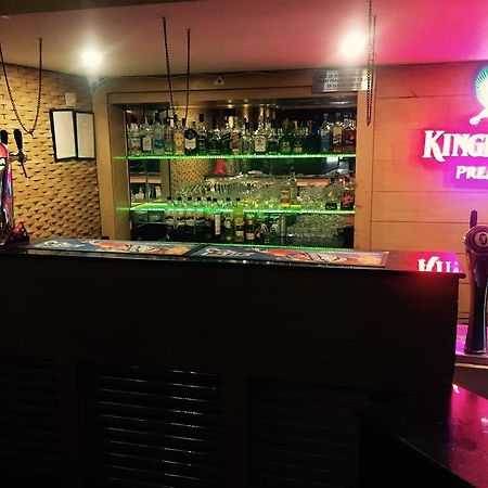 Vivek Hotel Nuova Delhi Esterno foto