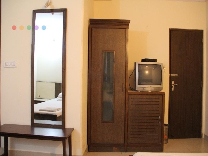 Vivek Hotel Nuova Delhi Esterno foto