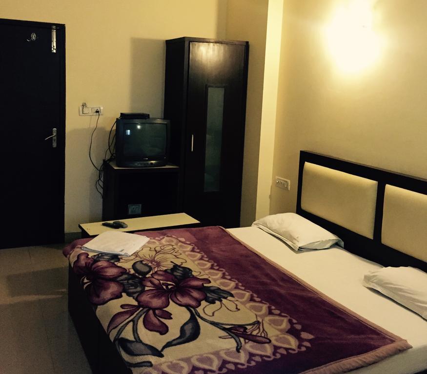 Vivek Hotel Nuova Delhi Esterno foto